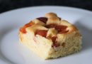 Schneller Blechkuchen mit Aprikosen und Buttermilch