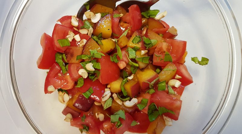 Pfirsich-Tomaten-Salat